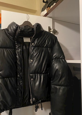 Bershka mont