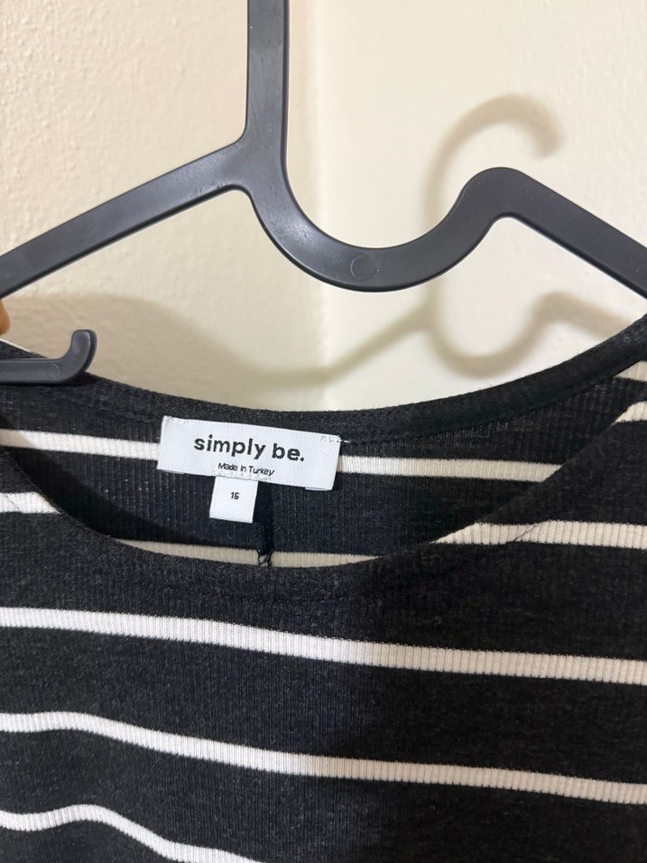 Uzun Kollu Siyah Çizgili Triko Elbise - Görsel 3