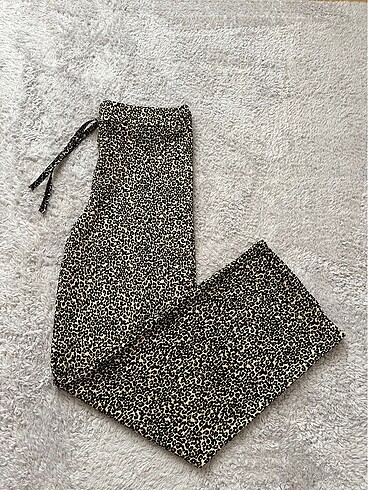 Leoparlı lastikli pantolon