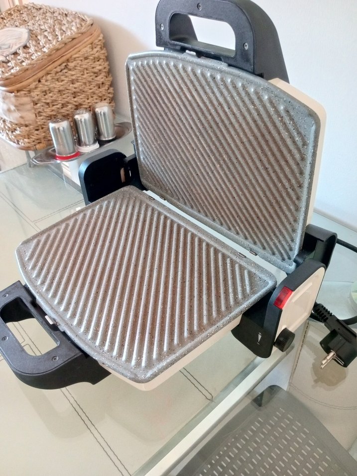 Karaca Beyaz Gri Tost Makinesi - Görsel 4