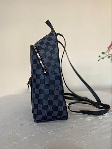 Louis Vuitton louis vuitton sırt çantası