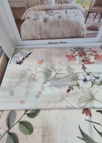 Beden Pastel Renkli Çiçek Desenli Nevresim Takımı