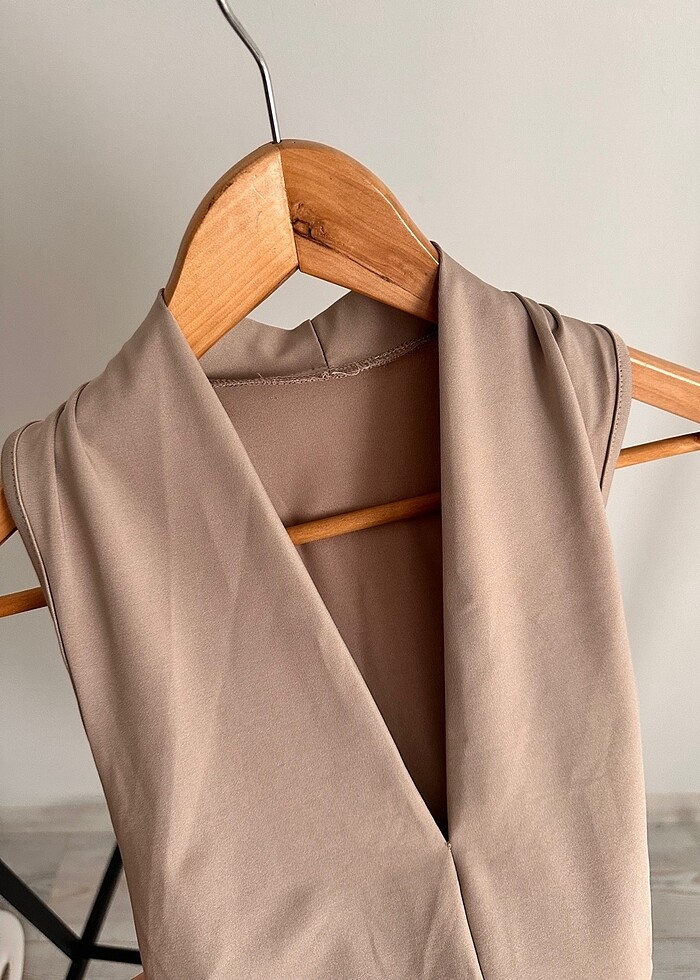 V yaka çıtçıtlı body - Görsel 2