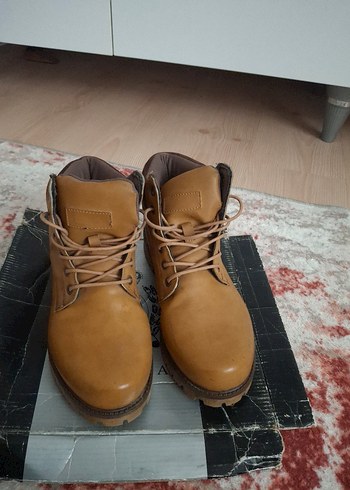 Parlak Kahverengi Deri Bağcıklı Erkek Bot - Görsel 2