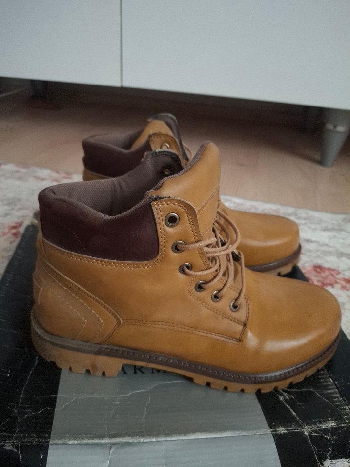 Parlak Kahverengi Deri Bağcıklı Erkek Bot - Görsel 3