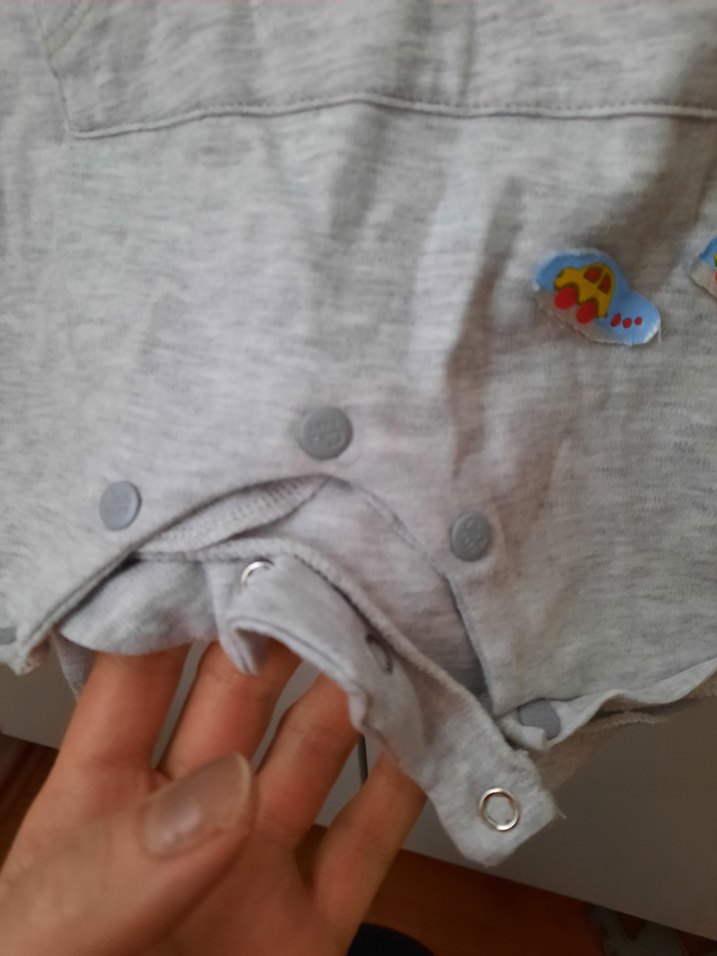 Gri Pamuklu Erkek Bebek Askılı Tulum - Görsel 3