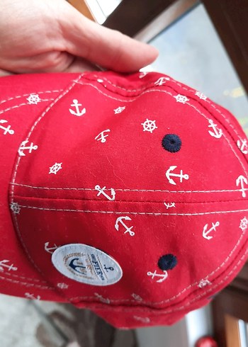 Düğmeli Kırmızı Baskılı Erkek Şapka - Görsel 3