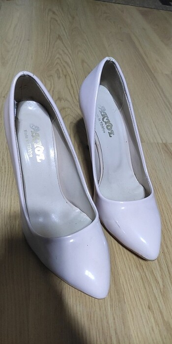 Stiletto pudra parlak