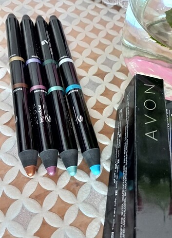 Avon çift uçlu kalem far adet fiyatıdır 
