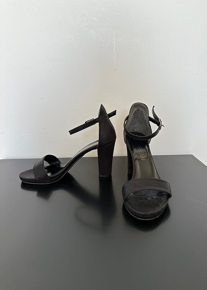 Siyah Topuklu Sandalet - Görsel 2