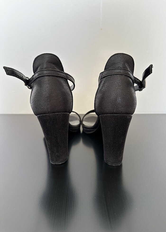 Siyah Topuklu Sandalet - Görsel 3