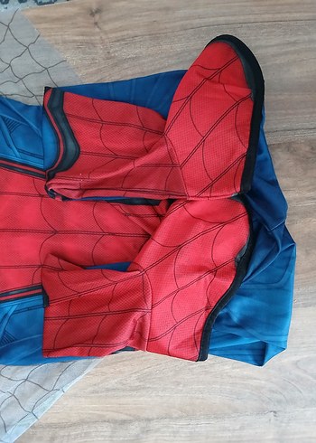 LC Waikiki kanatlı spiderman kostümü 9.10 yaş