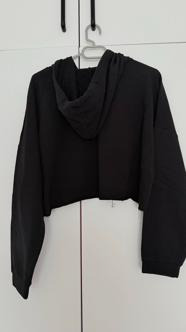 Siyah Kapüşonlu Salaş Crop Sweatshirt - Görsel 2