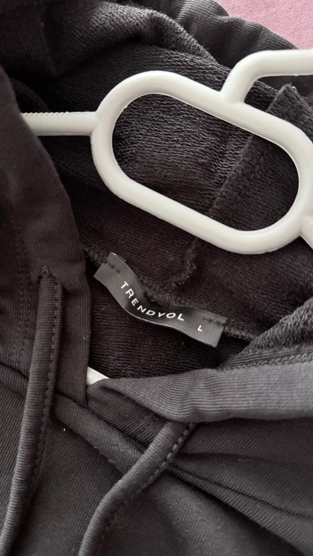 Siyah Kapüşonlu Salaş Crop Sweatshirt - Görsel 3