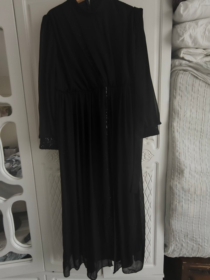 Siyah Uzun Drapeli Gotik Elbise - Görsel 3