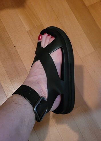 37 Beden Siyah Pull & bear Sandalet