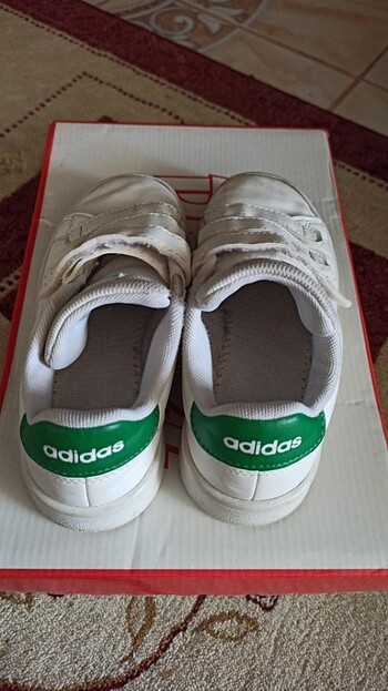 29 Beden beyaz Renk Orjinal Adidas unisex çocuk ayakkabı