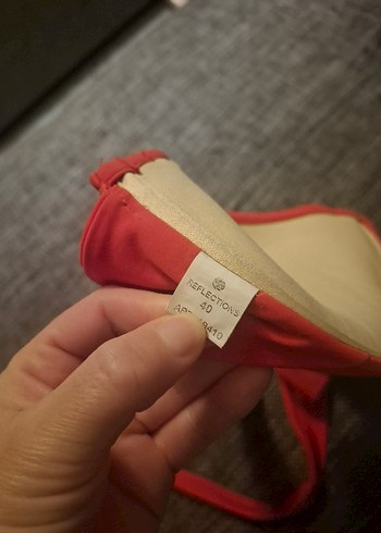 Kırmızı Taşlı ve Kemerli Bikini Üstü - Görsel 2