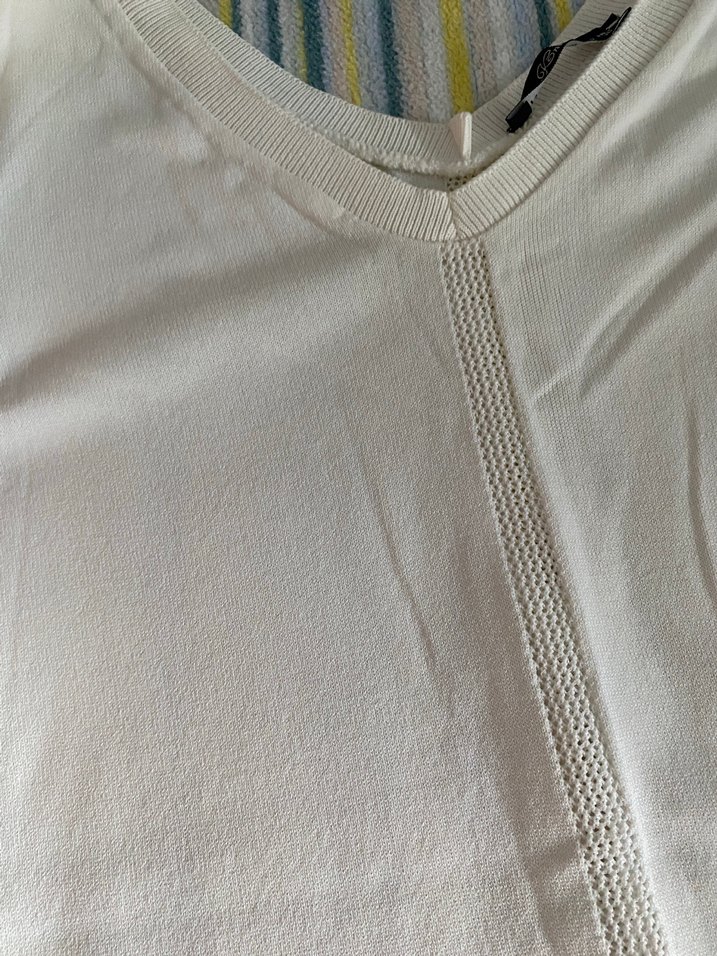 V Yaka Beyaz Kadın Pamuklu Triko - Görsel 2