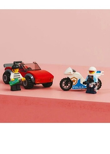 Diğer LEGO 60392 POLİS MOTOSİKLET ARABA TAKİBİ