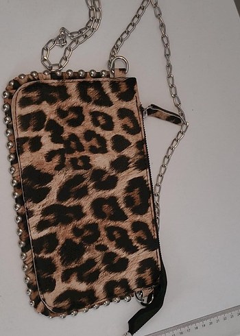 Zincir Detaylı Leopar Desenli Deri Çapraz Çanta - Görsel 2