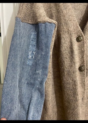 Uzun Kahverengi Triko Hırka Kot Detaylı - Görsel 2