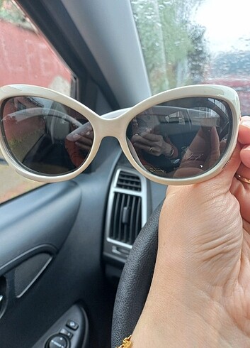 Beyaz çerçeve bayan güneş gözlüğü 