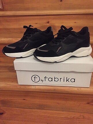 Fabrika Kadın Sneaker Siyah Fabrika Spor Ayakkabı %20 İndirimli - Gardrops