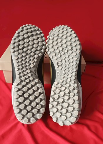 42 Beden Adidas halısaha