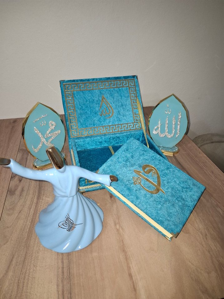 Mavi Kapaklı Dini Kitap ve Sufi Figürü - Görsel 4
