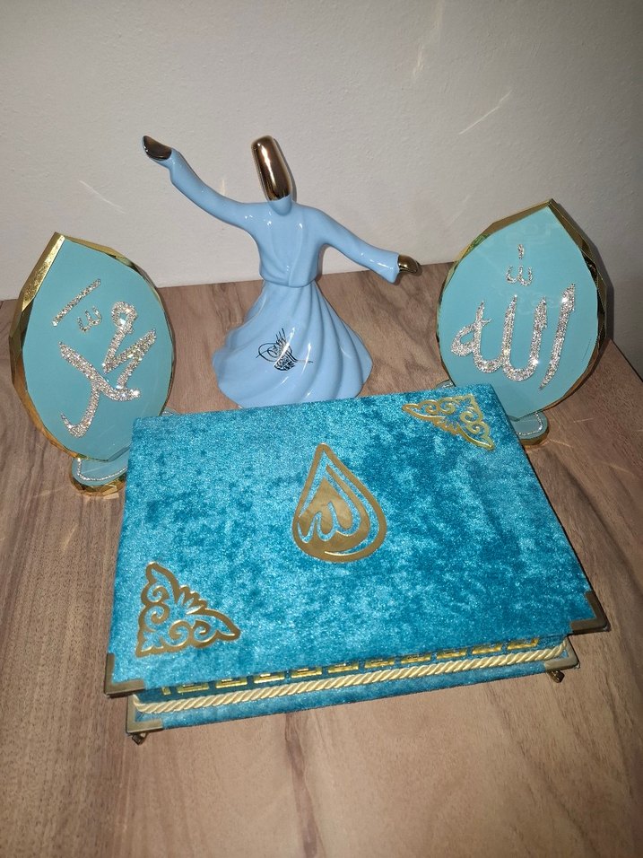 Mavi Kapaklı Dini Kitap ve Sufi Figürü - Görsel 5