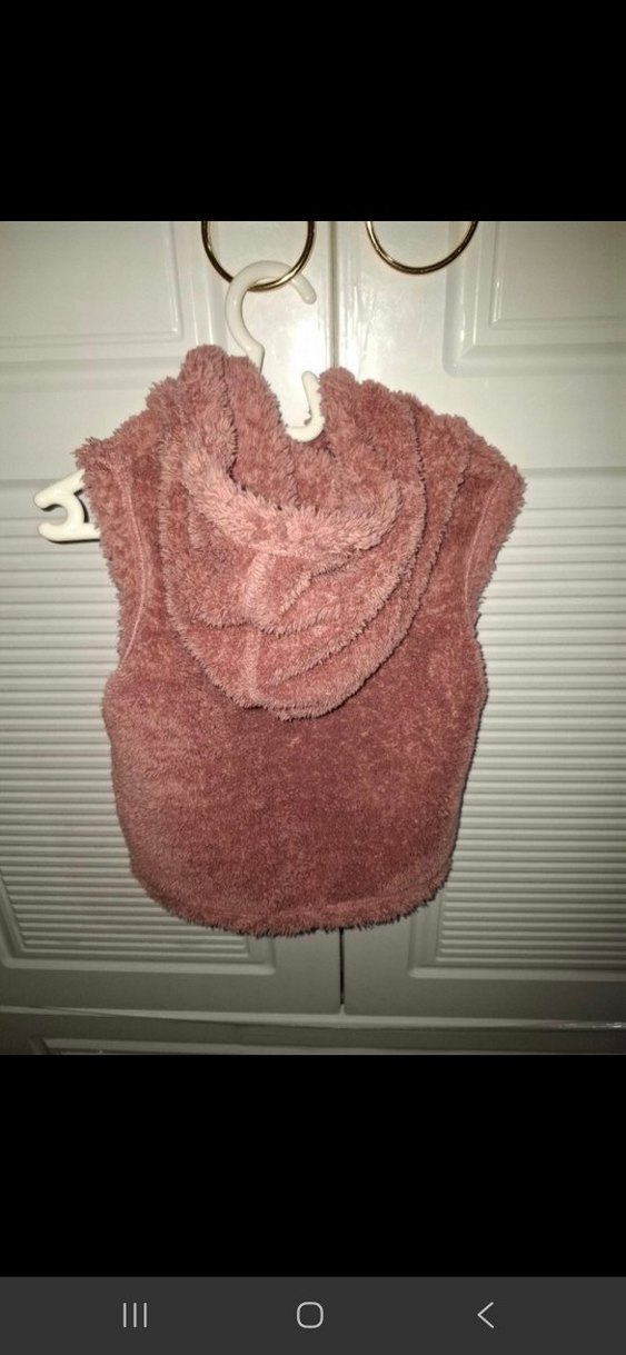 Kız Çocuk Kapüşonlu Pembe Kürk Yelek - Görsel 4