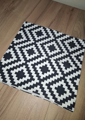 Gri Desenli Kare Yastık Kılıfı - Görsel 2