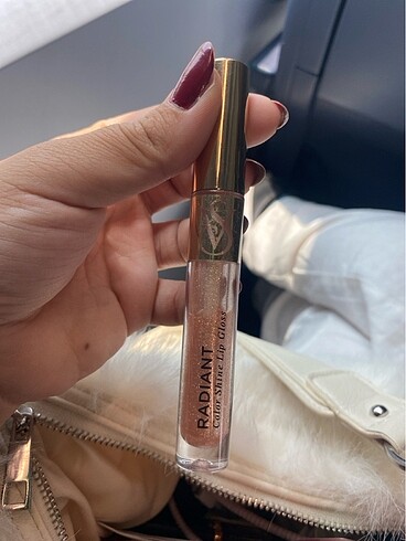 Victoria s Secret Victorias secret radiant color shine lip gloss