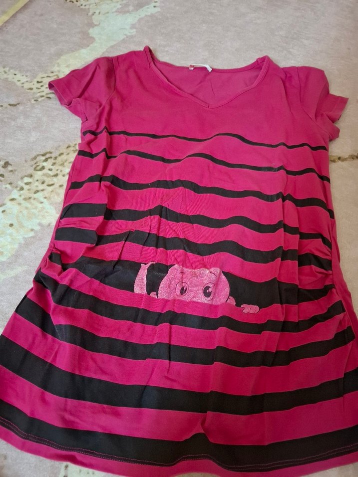 Pembe V Yaka Hamile Tişörtü - Görsel 3