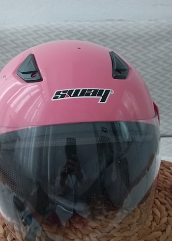 Parlak Pembe Motosiklet Kaskı - Görsel 2