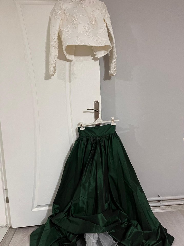 Uzun Kollu Beyaz Drapeli Nişan Elbisesi - Görsel 2