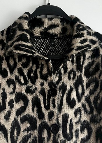 Leopar Desenli Kadın Hırka - Görsel 2