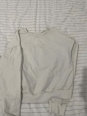 Beyaz sweatshirt ever nakışlı crop