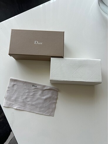 Dior gözlük kutusu