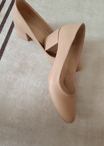 Bej Kadın Blok Topuklu Stiletto
