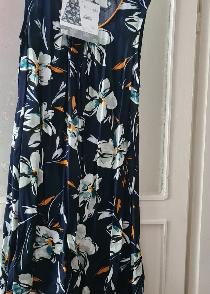 Yazlik sıfır kollu elbise - Görsel 2