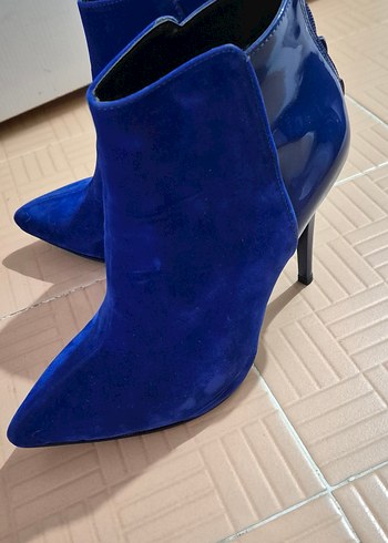 Parlak Lacivert Süet İnce Topuklu Kadın Bot - Görsel 3