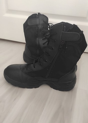 Siyah Erkek Bot - Görsel 3