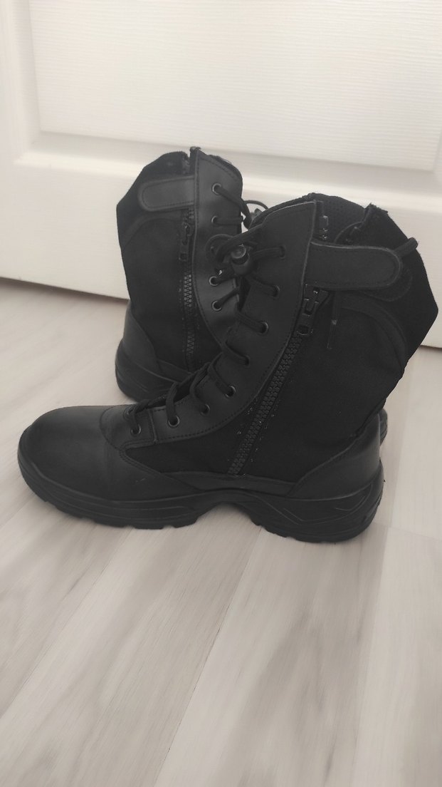 Siyah Erkek Bot - Görsel 3