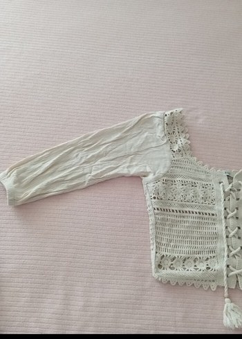 Beyaz Dantel Detaylı Kısa Bohem Kazak - Görsel 3