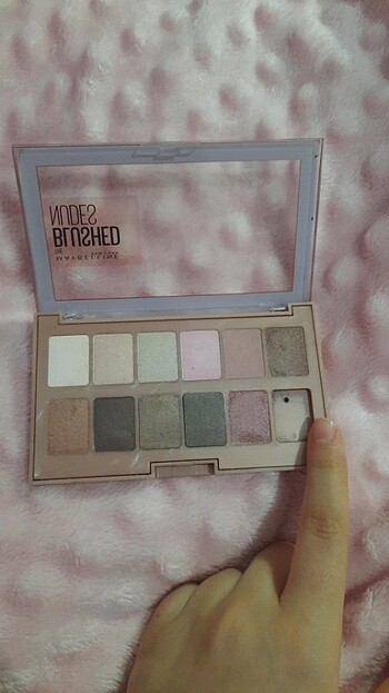 Beden maybelline far paleti