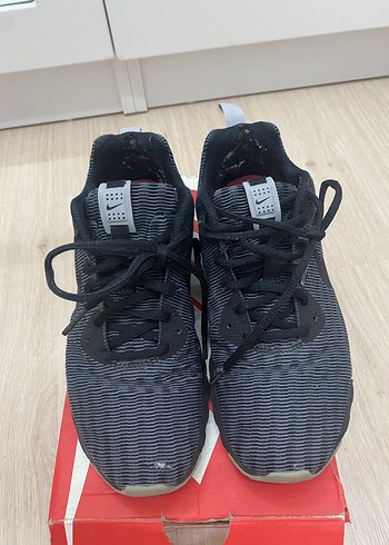 38 Beden Nike Gri Bağcıklı Kadın Spor Ayakkabı