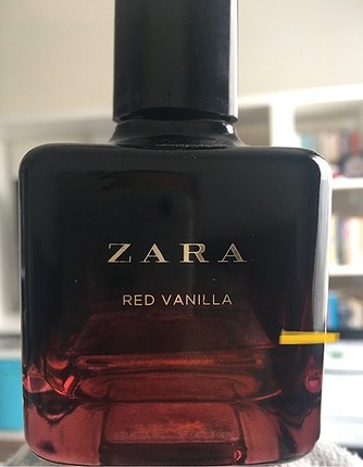 Zara red vanilla