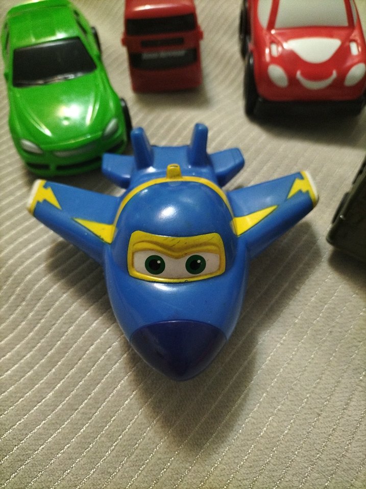 Renkli Oyuncak Araba ve Uçak Seti - Görsel 2